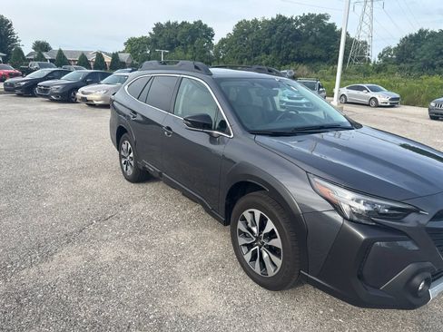 Used 2024 Subaru Outback Limited AWD/4WD image 7