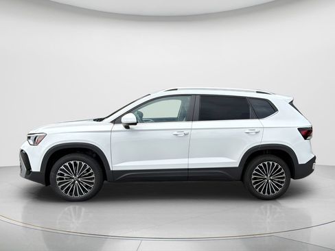 New 2026 Volkswagen Taos SE FWD image 8