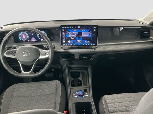Certified 2025 Volkswagen Tiguan S image 20