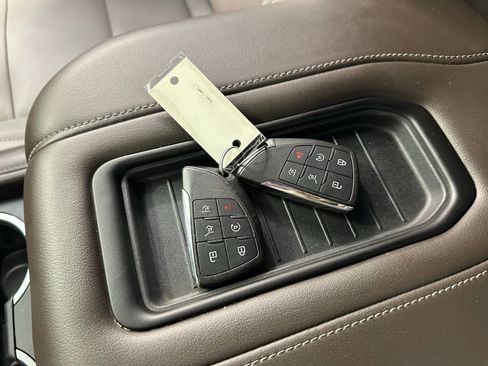 Used 2022 Chevrolet Tahoe Z71 w/ Max Trailering Package image 34