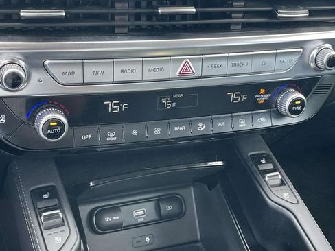 Certified 2022 Kia Telluride SX w/ SX Prestige Package image 39