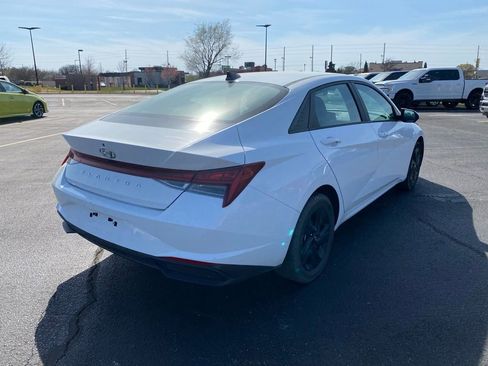 Used 2022 Hyundai Elantra Blue FWD image 9