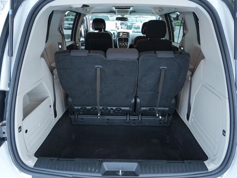 Used 2017 Dodge Grand Caravan SE w/ Power Window Group image 28