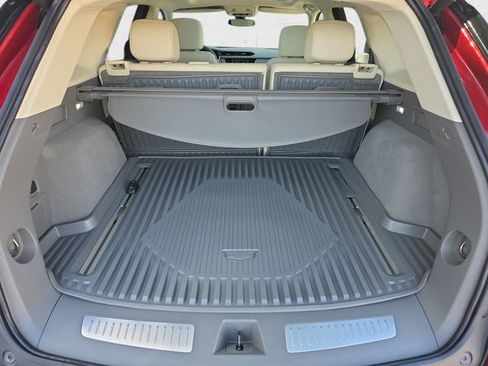 Certified 2023 Cadillac XT5 Premium Luxury w/ LPO, Floor Liner Package AWD/4WD image 12