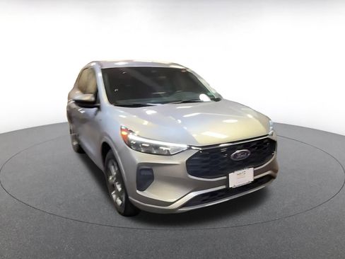 Used 2024 Ford Escape ST-Line image 3