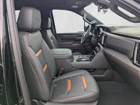 Used 2025 GMC Sierra 2500 AT4 w/ AT4 Preferred Package AWD/4WD image 19