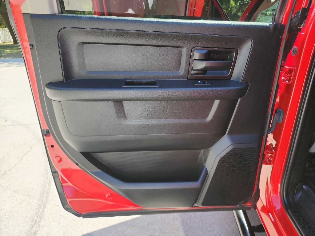 Used 2018 RAM 3500 Tradesman w/ Chrome Appearance Group AWD/4WD image 29
