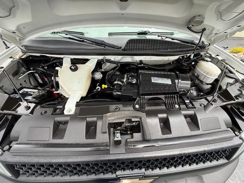 Used 2018 Chevrolet Express 2500 LS w/ Driver Convenience Package RWD image 19