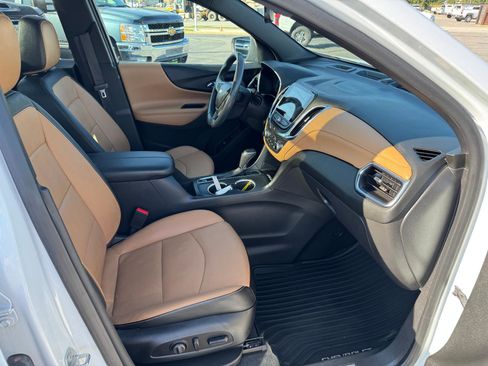 Used 2021 Chevrolet Equinox Premier image 18