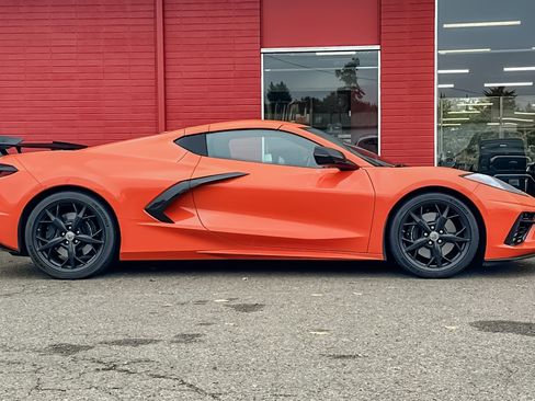 Used 2020 Chevrolet Corvette Stingray Preferred Cpe w/ 2LT Preferred Equipment Group image 2