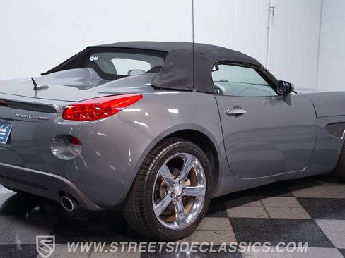 Used 2008 Pontiac Solstice GXP w/ Premium Package RWD image 12
