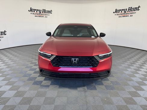 Used 2025 Honda Accord SE image 7