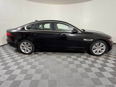 Used 2017 Jaguar XF Premium AWD/4WD image 9