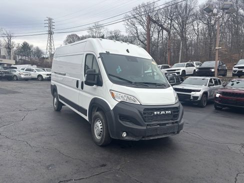 Used 2025 RAM ProMaster 2500 w/ Safety Group image 3