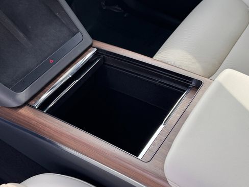 Used 2023 Tesla Model X image 41