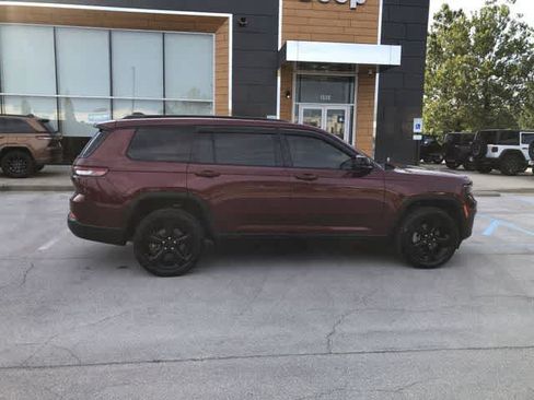 Certified 2024 Jeep Grand Cherokee L Limited w/ Black Appearance Package AWD/4WD image 7