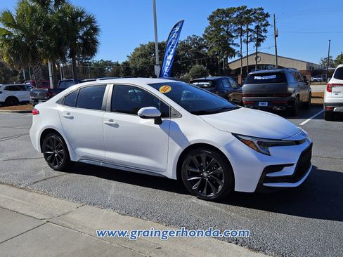 Used 2023 Toyota Corolla SE image 7