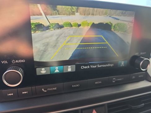 Used 2025 Honda Pilot Sport image 34