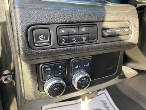 Used 2023 GMC Yukon Denali image 6