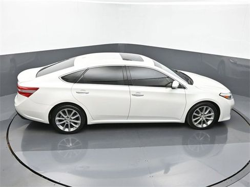 Used 2014 Toyota Avalon image 18