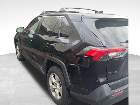 Used 2020 Toyota RAV4 XLE AWD/4WD image 3
