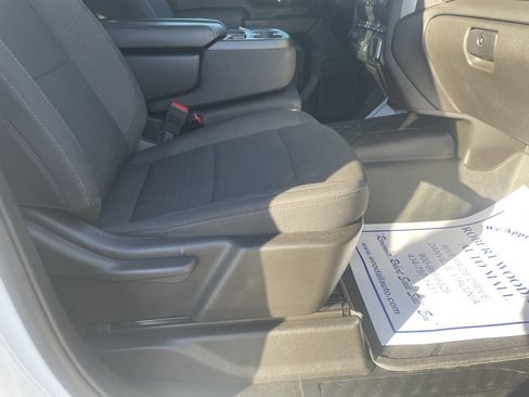 Used 2025 Chevrolet Silverado 2500 Custom w/ Custom Value Package image 17