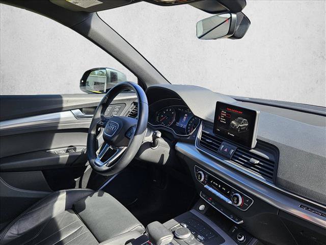 Used 2020 Audi Q5 2.0T Premium w/ Titanium Sport Package AWD/4WD image 10