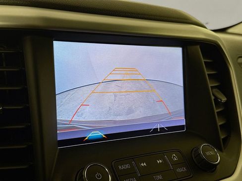 Used 2017 GMC Acadia SLT AWD/4WD image 19