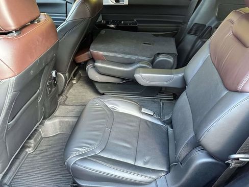 Used 2022 Ford Explorer Platinum w/ Equipment Group 601A image 13