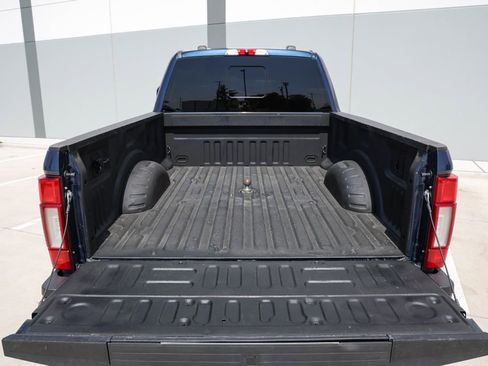 Used 2020 Ford F250 Platinum w/ FX4 Off-Road Package AWD/4WD image 29