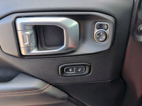 Used 2021 Jeep Gladiator Mojave AWD/4WD image 11