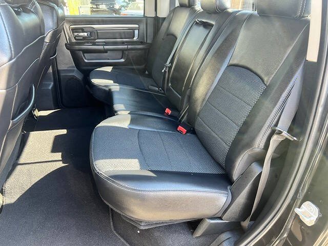 Used 2018 RAM 2500 Big Horn w/ Sport Appearance Group AWD/4WD image 17