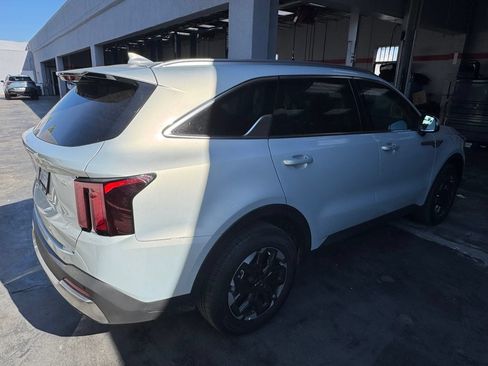 Used 2026 Kia Sorento S FWD image 3