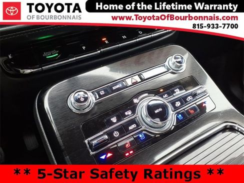 Used 2022 Lincoln Nautilus Reserve image 23