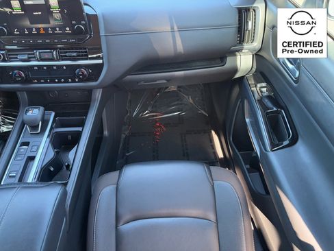 Certified 2024 Nissan Pathfinder SL w/ Black Appearance Package image 15