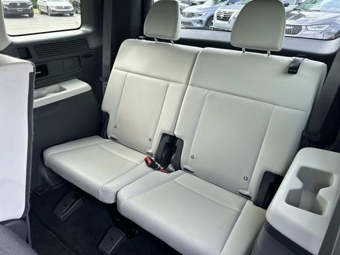 Used 2025 Hyundai Santa Fe SEL FWD image 24