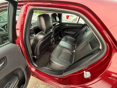 Used 2018 Chrysler 300 Limited w/ Safetytec Plus Group image 17