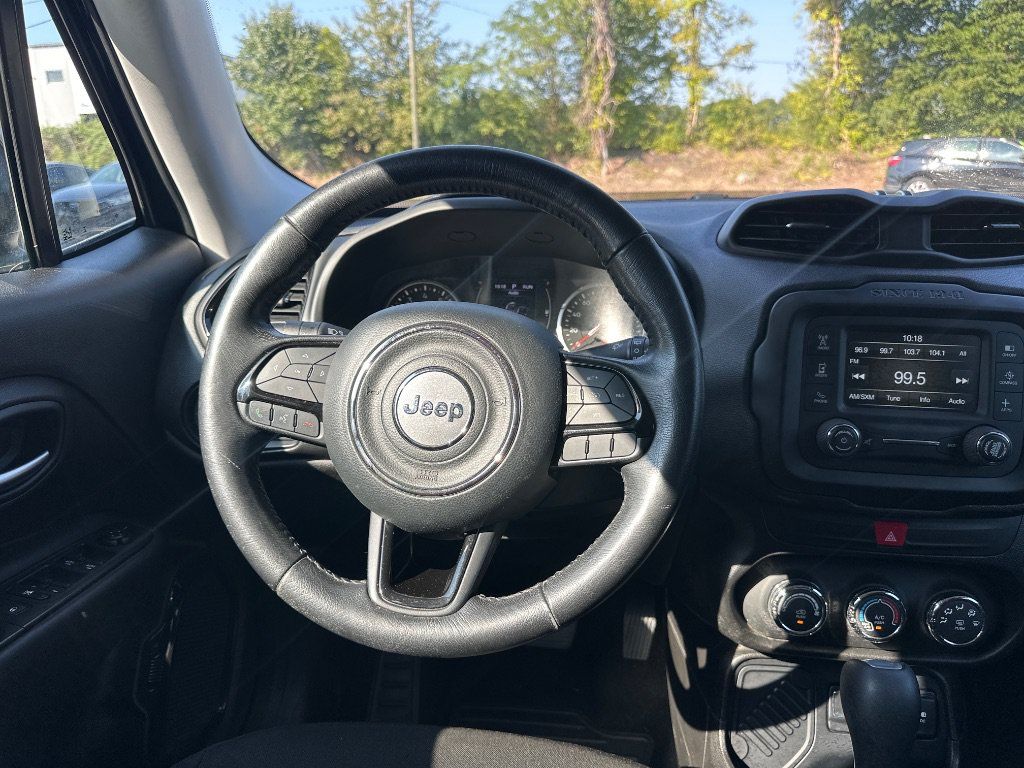 Used 2017 Jeep Renegade Altitude FWD image 28