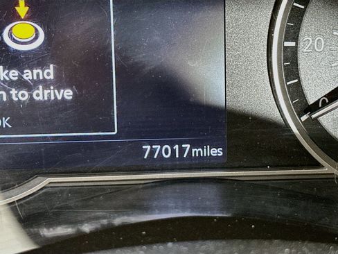Used 2021 Nissan Versa SV FWD image 18