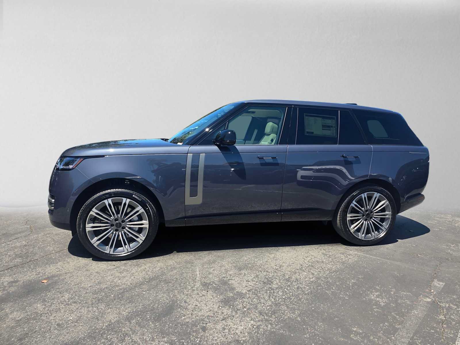 New 2026 Land Rover Range Rover SE AWD/4WD image 2