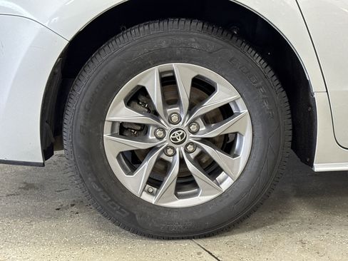 Used 2023 Toyota Sienna XLE image 46