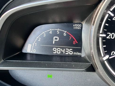 Used 2018 MAZDA MAZDA3 Touring FWD image 13