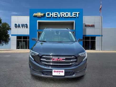 Used 2021 GMC Terrain SLT w/ Infotainment Package II AWD/4WD image 8