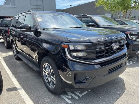 Certified 2025 Ford Expedition Active AWD/4WD image 1