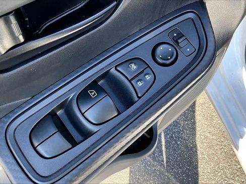 New 2025 Nissan Versa S image 19