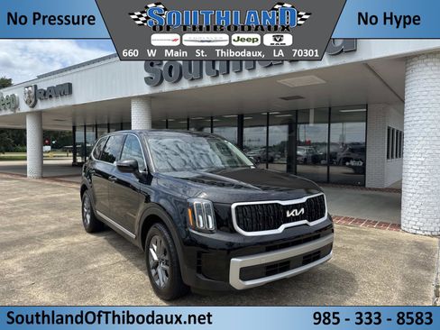 Used 2023 Kia Telluride LX image 1