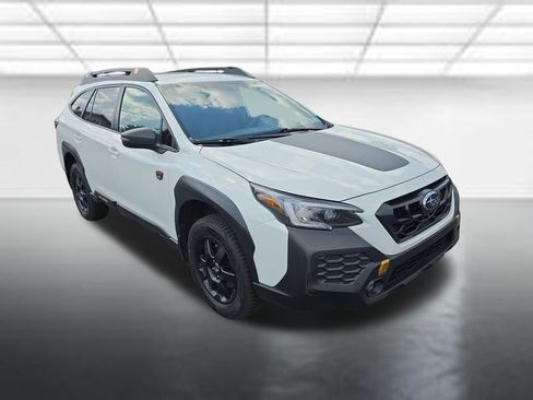 Used 2025 Subaru Outback Wilderness AWD/4WD image 2