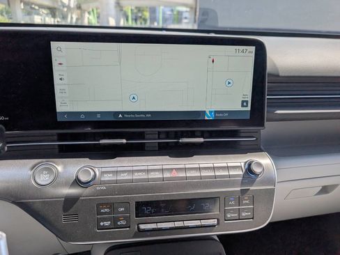 Used 2024 Hyundai Kona SEL FWD image 12