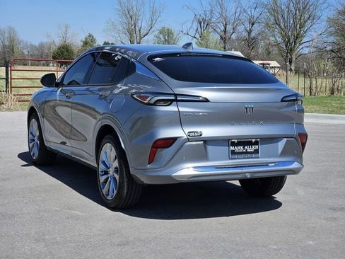 New 2026 Buick Envista Avenir FWD image 3