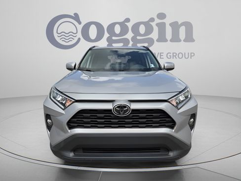 Used 2019 Toyota RAV4 XLE Premium FWD image 8